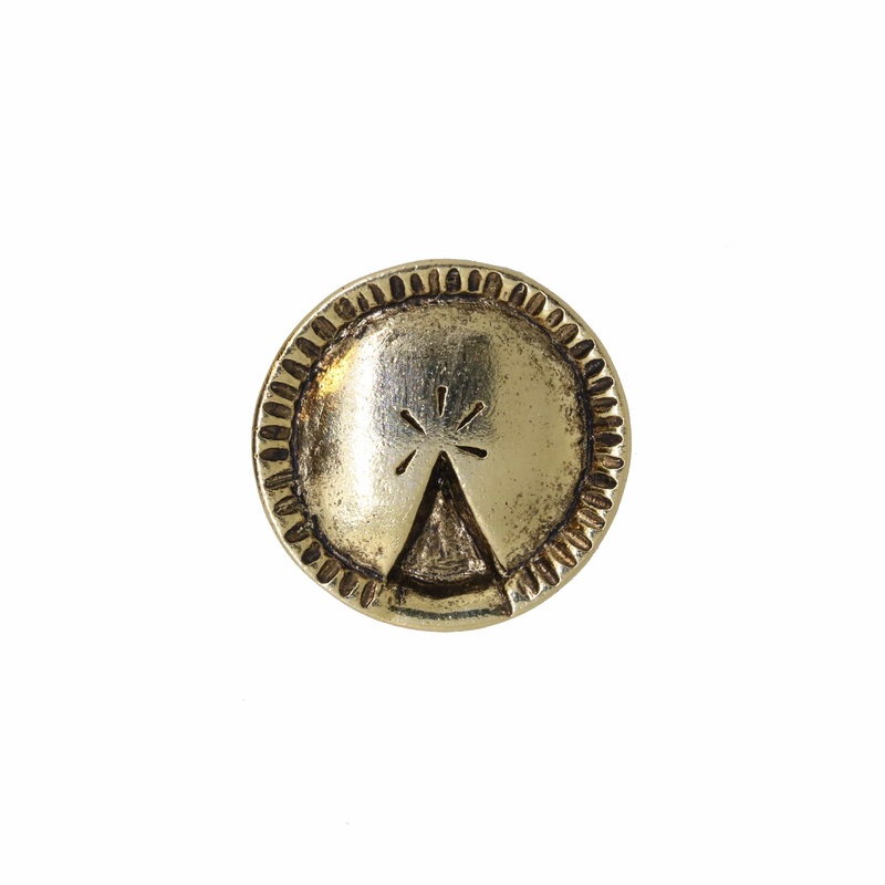 Apple Pie Gold Lapel Pin